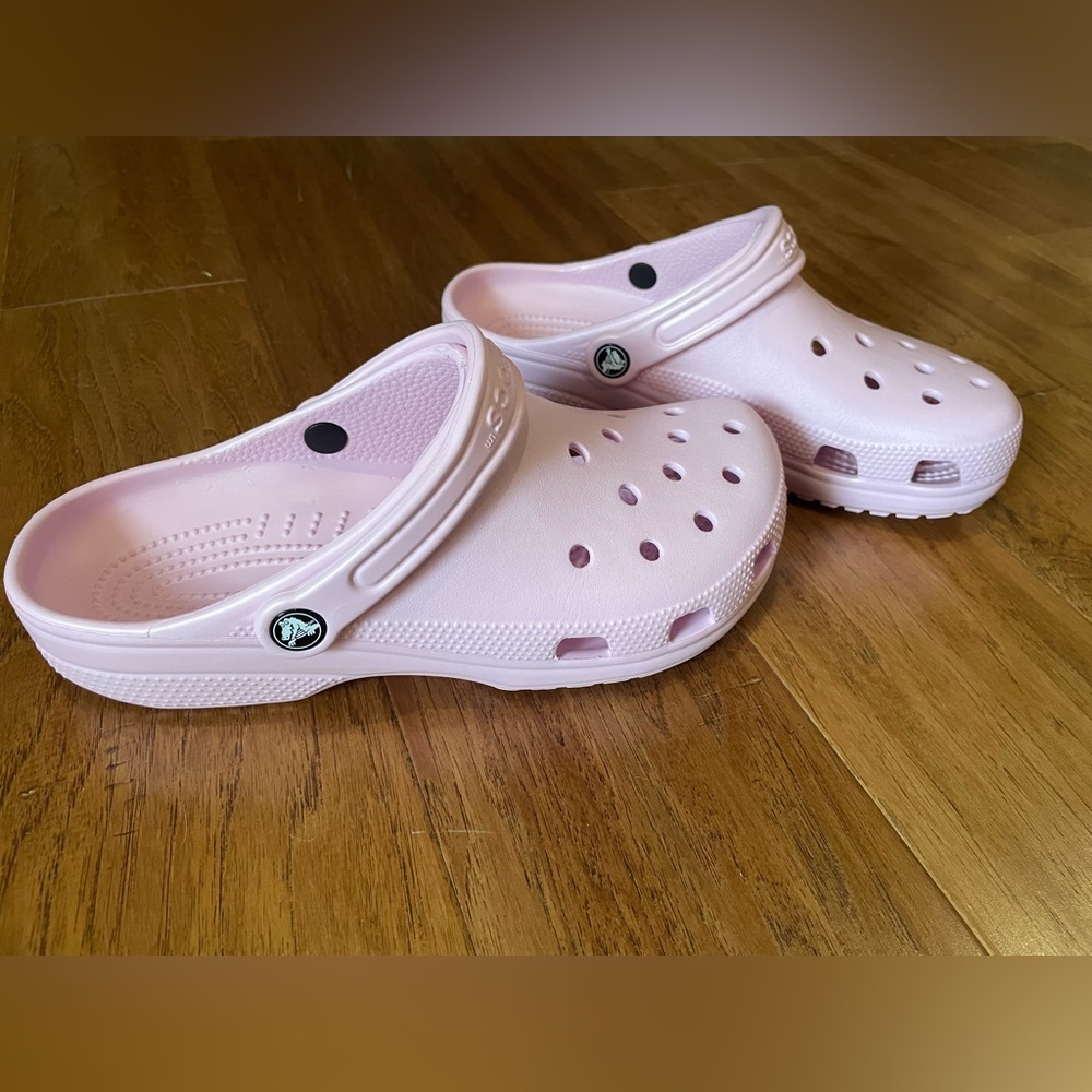 Light pink crocs